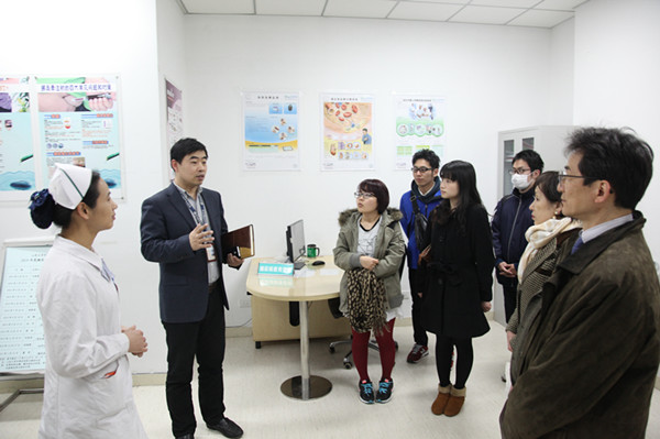 侯新国在会见中对和歌山县立医科大学师生一行的来访表示欢迎,他介绍